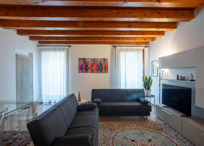 La Promenade Apartment *