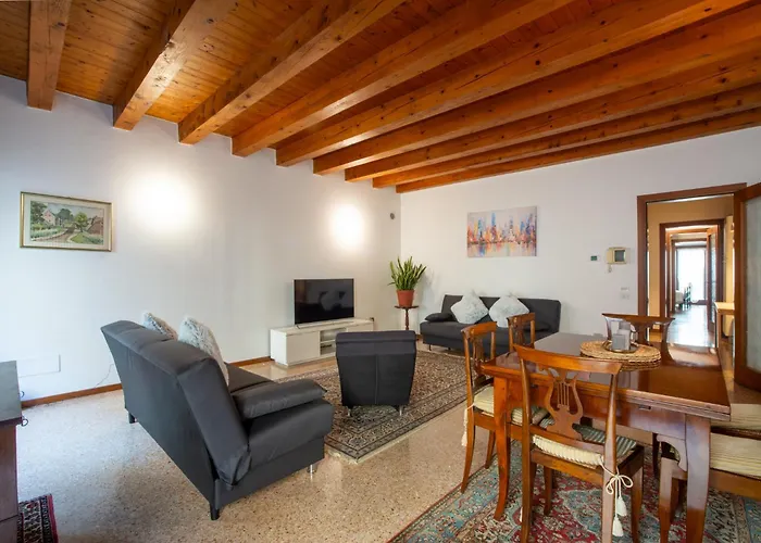 La Promenade Apartment *